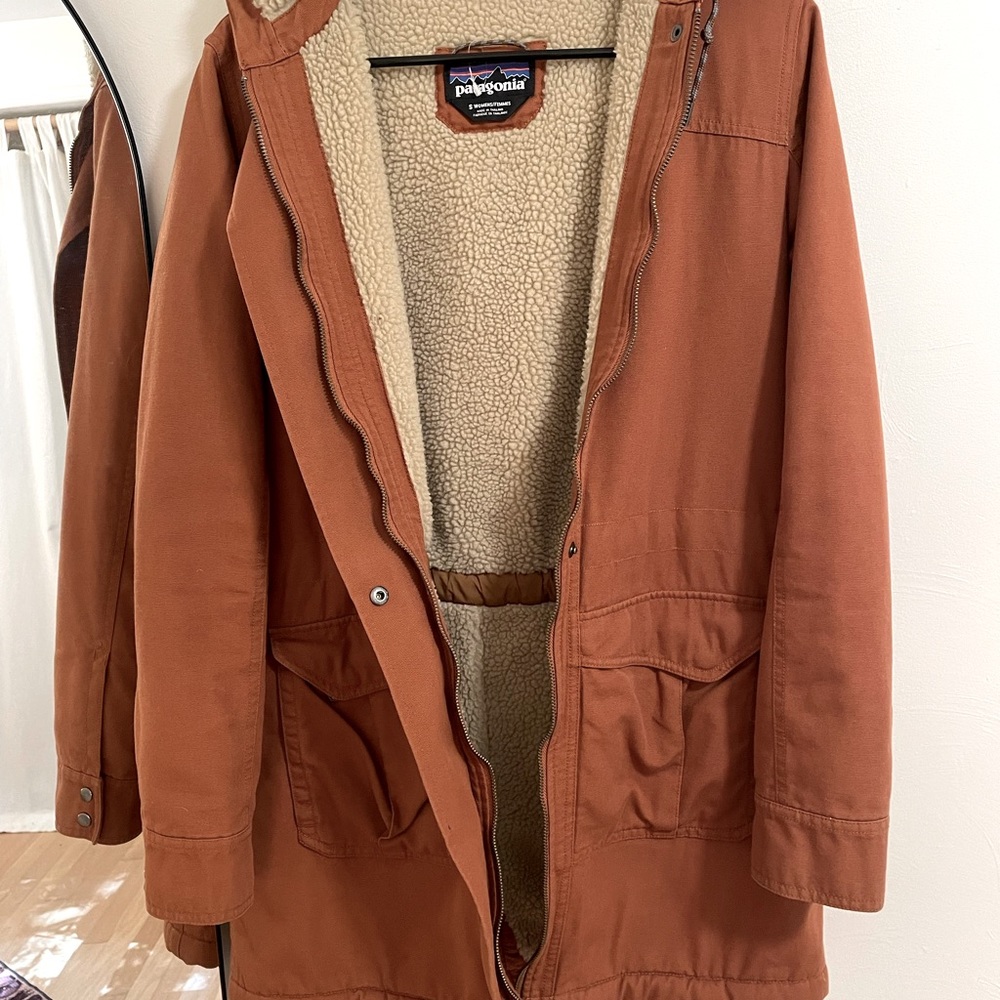 Patagonia Sherpa Lined Parka - size Small